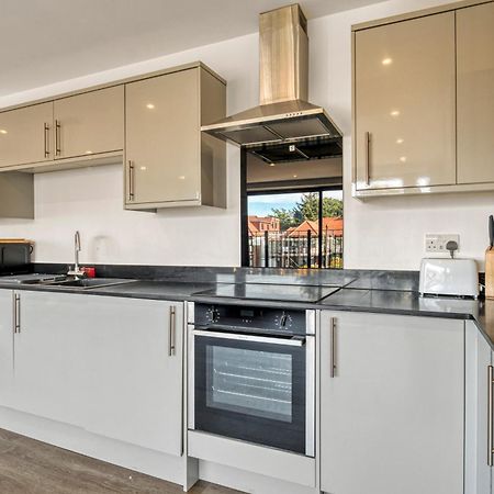 Modern Penthouse In Wembley Apartment London Bagian luar foto