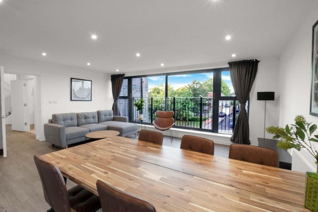 Modern Penthouse In Wembley Apartment London Bagian luar foto